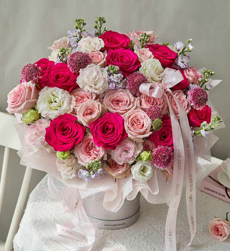 One Glance Flower Bucket