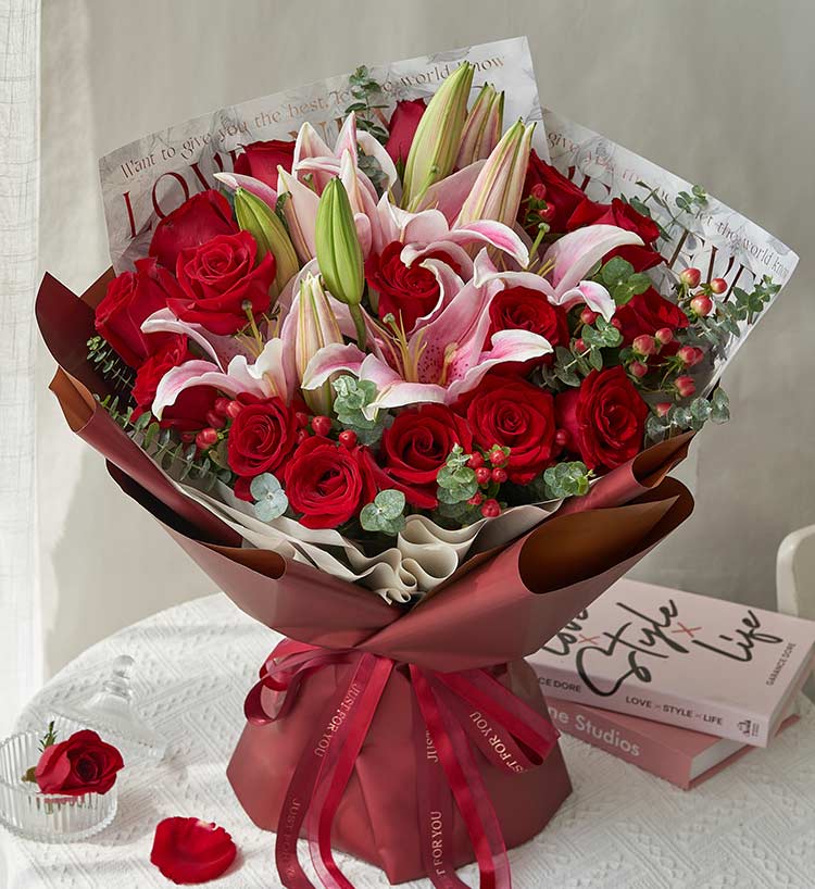 Warm Beginning Red Roses